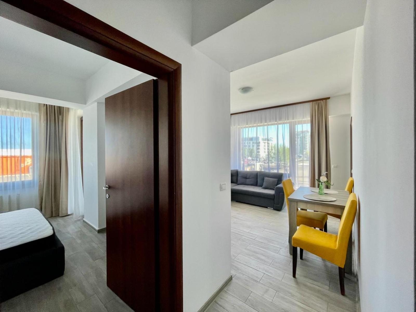 Апартаменти Summerland Apartmants Mamaia Nord Екстер'єр фото