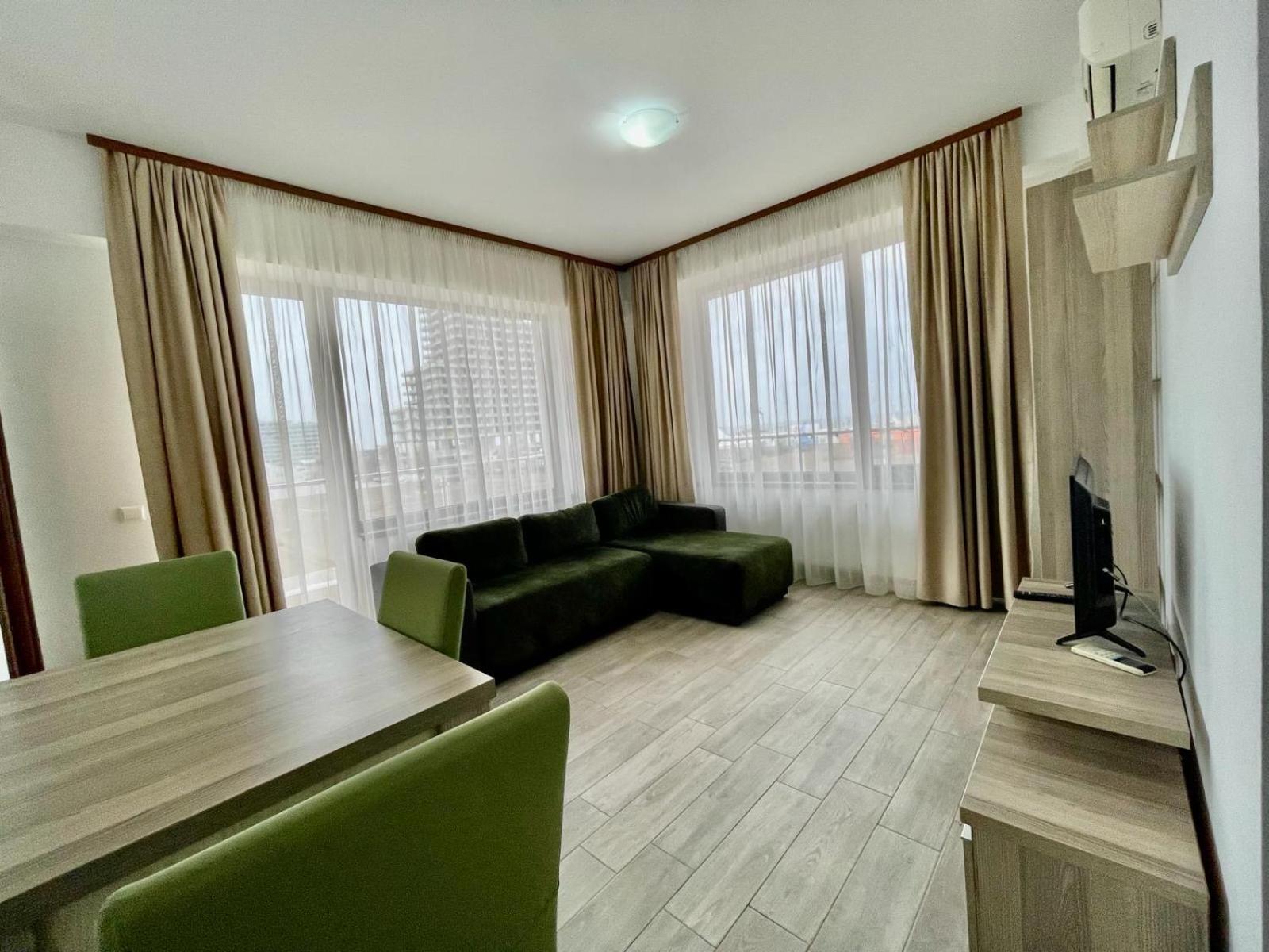 Апартаменти Summerland Apartmants Mamaia Nord Екстер'єр фото